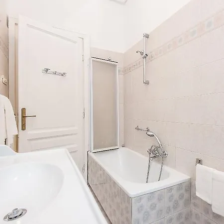 Vaticano Giuliana - Three Bedroom Holiday home